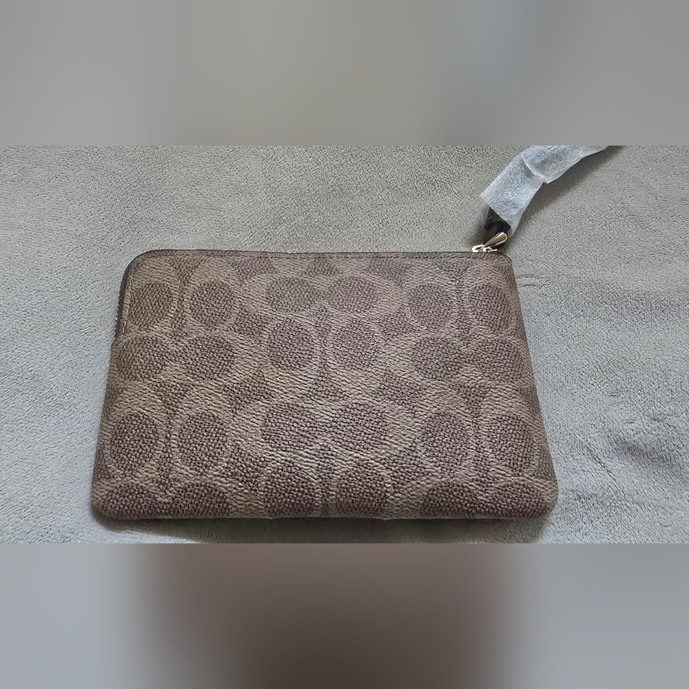 Coach Women's Wrislet - Picture 2 of 6